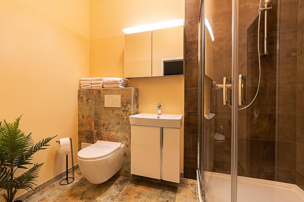 Dettingen an der Erms Fabric Apartments מראה חיצוני תמונה