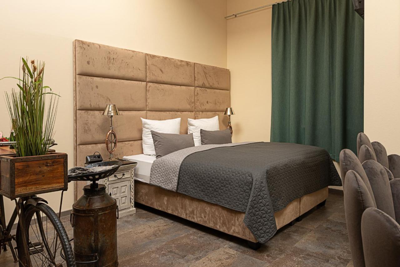 Dettingen an der Erms Fabric Apartments מראה חיצוני תמונה